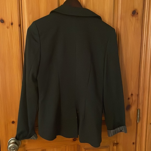 Forest green blazer size medium Willow and Clay with fabulous buttons - Picture 5 of 6